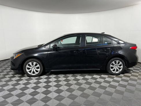 Used 2025 Toyota Corolla LE FWD image 8