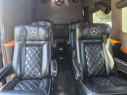 Used 2016 Mercedes-Benz Sprinter 2500 image 15