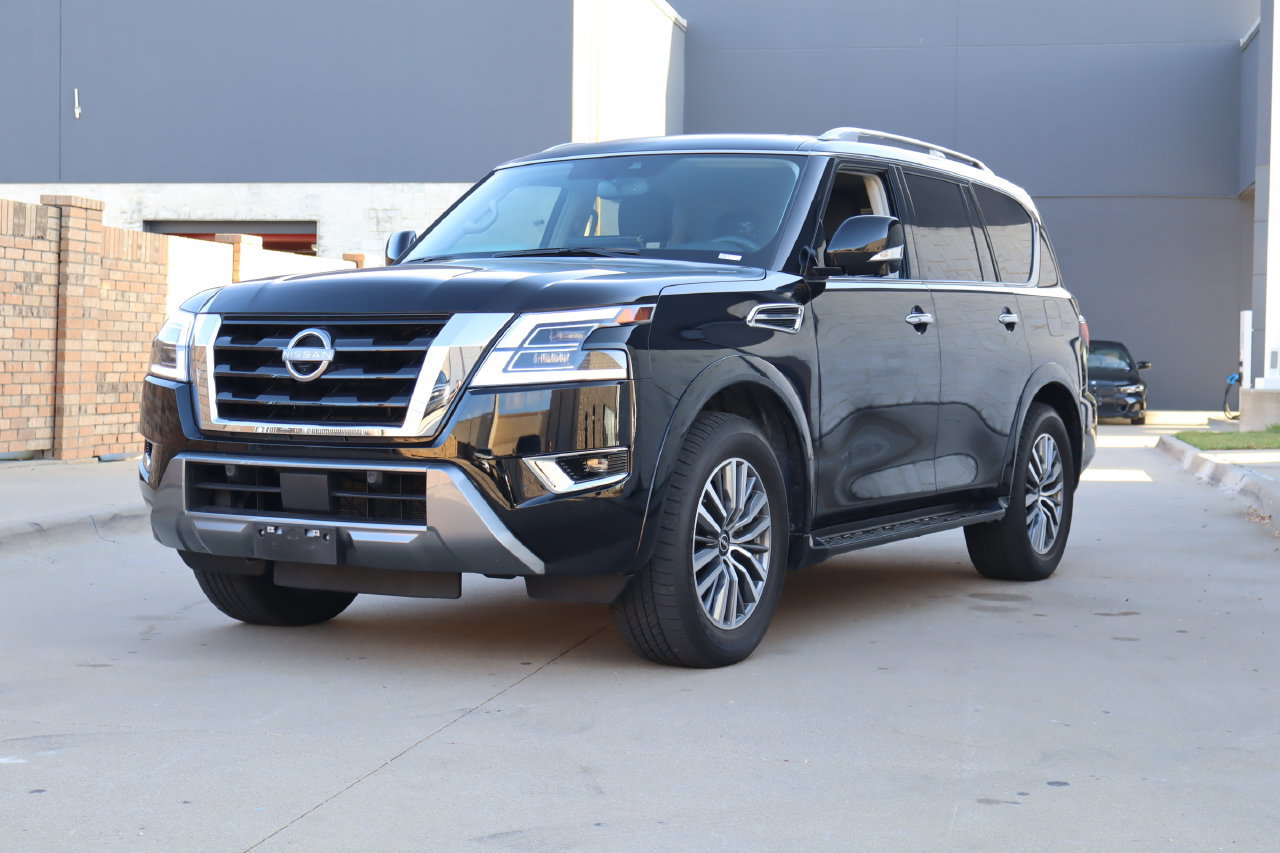 Used 2024 Nissan Armada SL RWD image 2