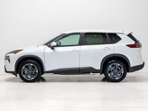 Used 2025 Nissan Rogue SV image 29
