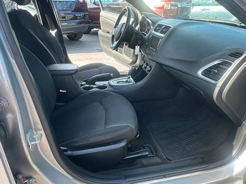 Used 2013 Dodge Avenger SXT FWD image 35