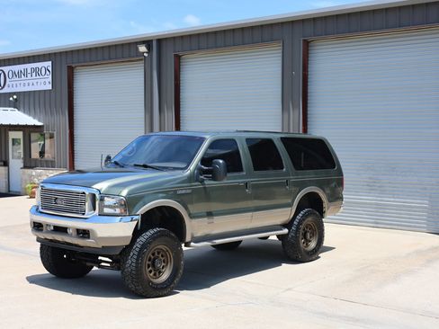 Used 2000 Ford Excursion Limited AWD/4WD image 10
