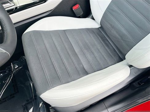 New 2025 Mitsubishi Outlander SE image 20