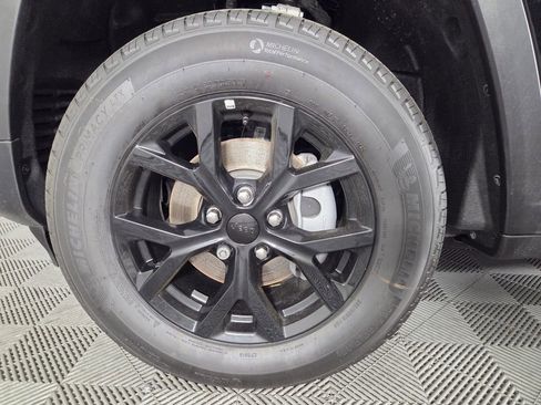 New 2026 Jeep Grand Cherokee Altitude RWD image 8