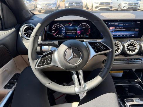 New 2026 Mercedes-Benz GLB 250 4MATIC image 9