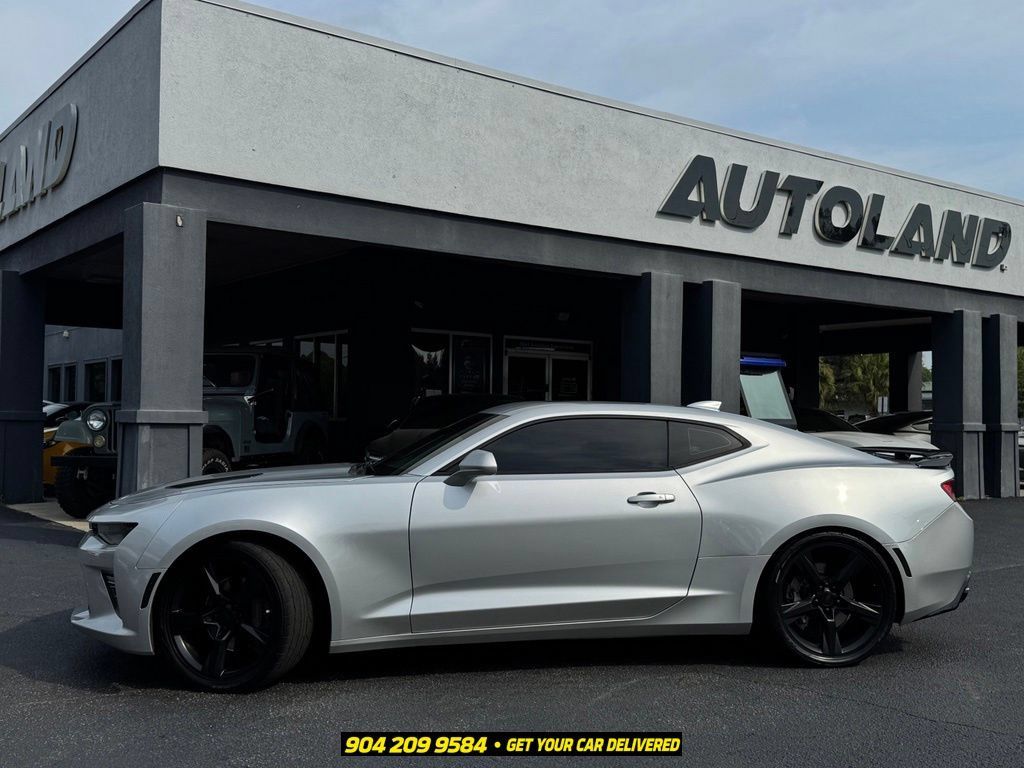 Used 2018 Chevrolet Camaro SS RWD image 4
