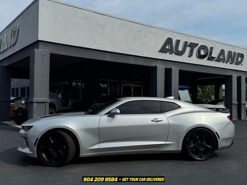 Used 2018 Chevrolet Camaro SS RWD image 4