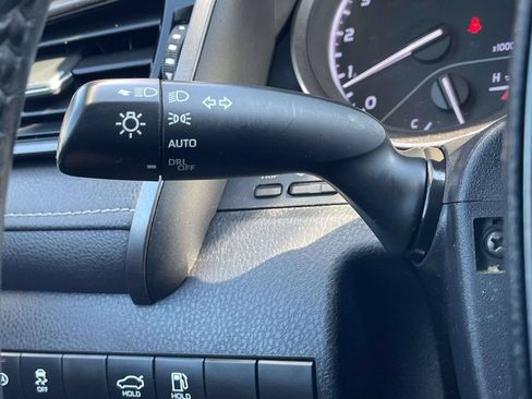 Used 2022 Toyota Camry SE FWD image 30