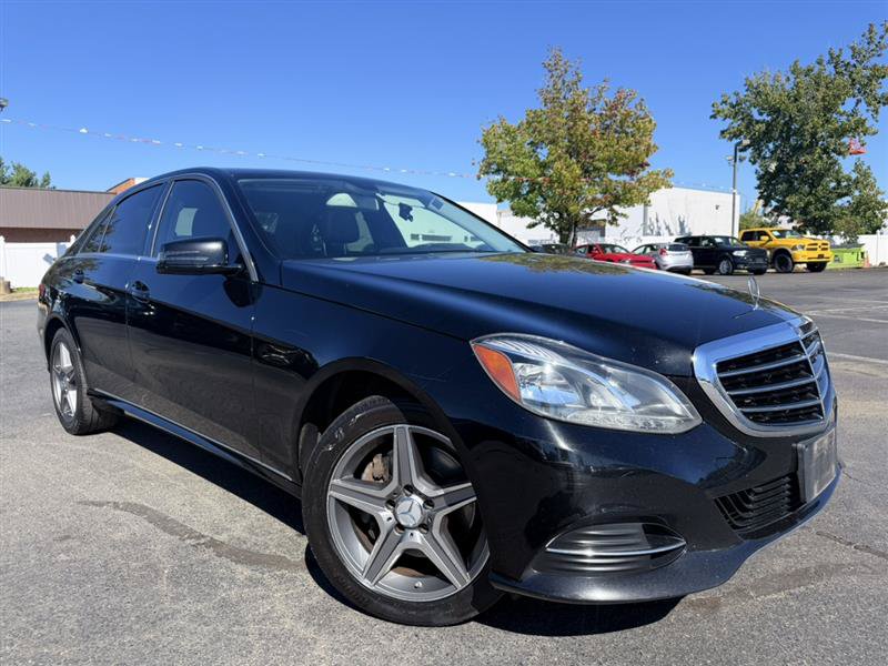 Used 2014 Mercedes-Benz E 250 BlueTEC 4MATIC Sedan image 3