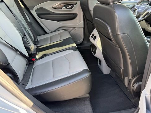 Used 2023 GMC Terrain SLT image 16