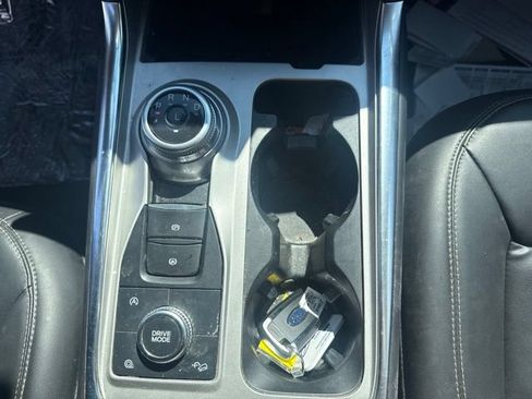 Used 2023 Ford Explorer XLT w/ Equipment Group 202A AWD/4WD image 17