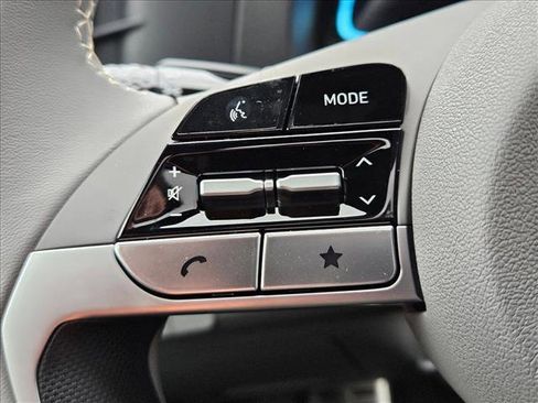 New 2026 Hyundai Elantra SEL Sport FWD image 16