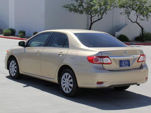 Used 2012 Toyota Corolla LE FWD image 7