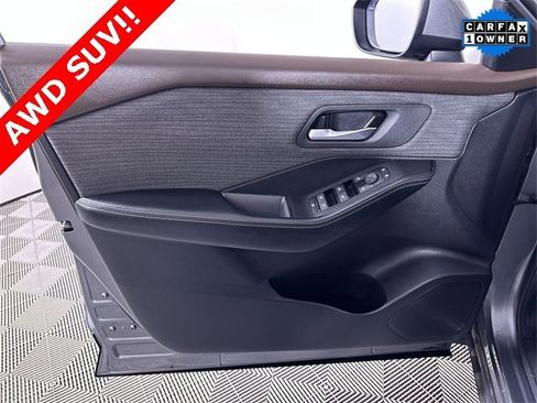 Used 2023 Nissan Rogue SV image 23