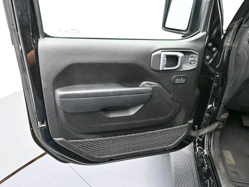 Used 2023 Jeep Wrangler Unlimited Sport AWD/4WD image 9