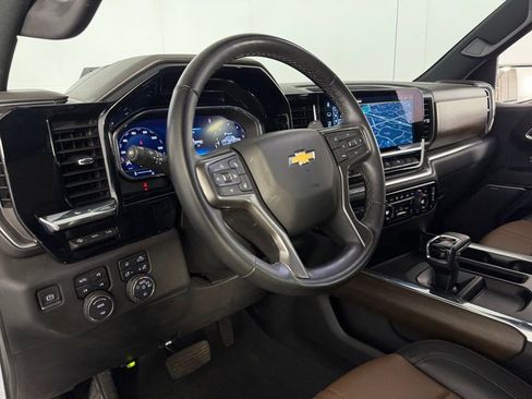 Used 2024 Chevrolet Silverado 1500 High Country w/ High Country Premium Package AWD/4WD image 22