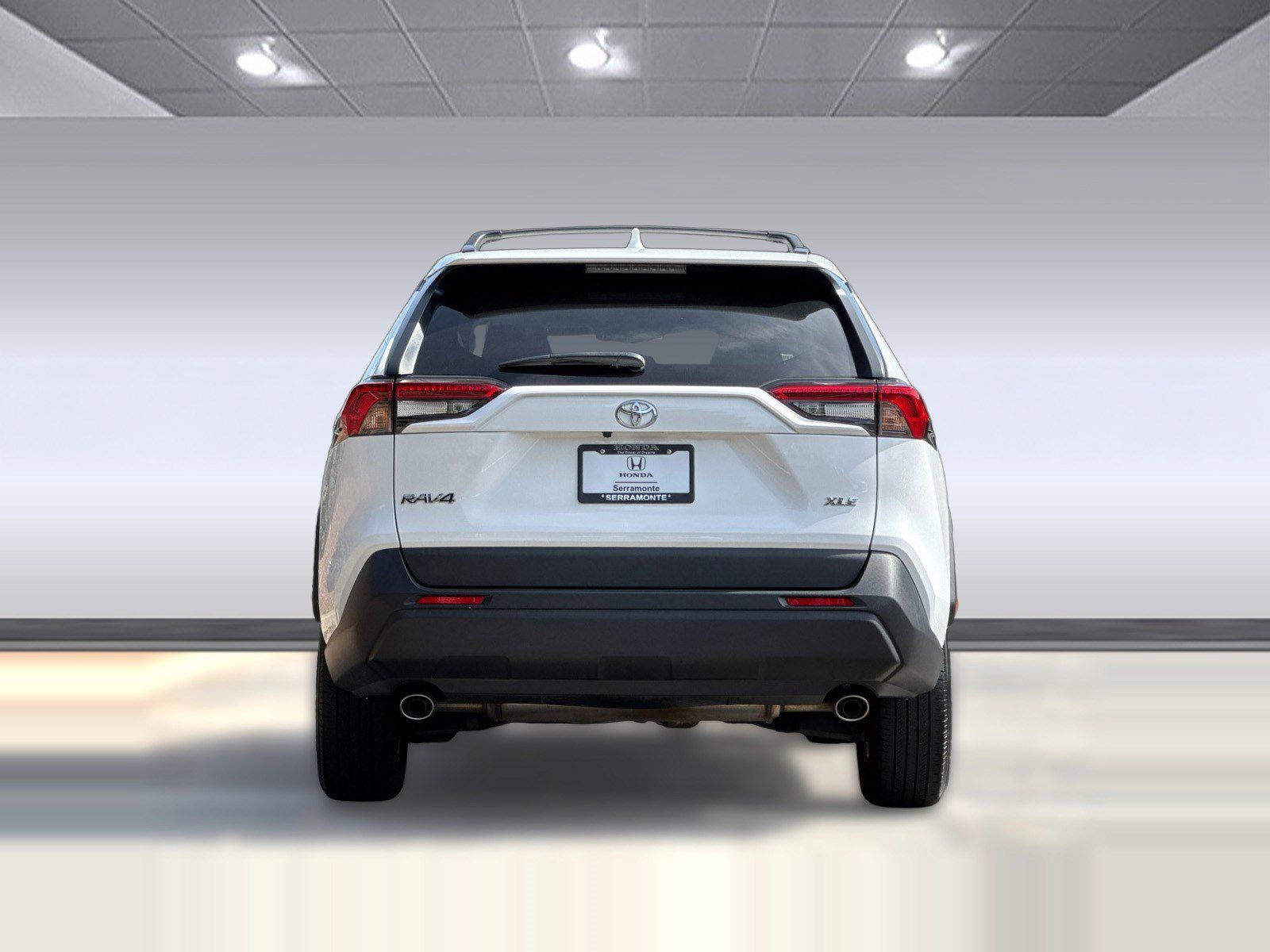 Used 2023 Toyota RAV4 XLE w/ Convenience Package FWD image 9