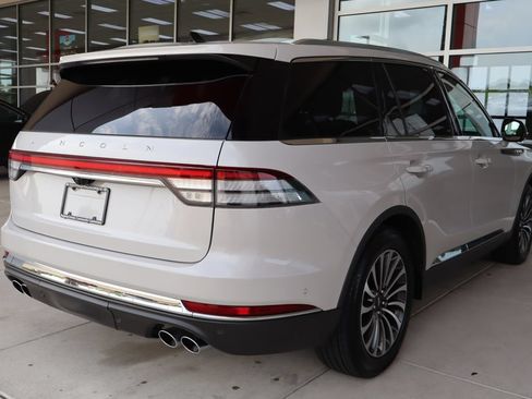 Used 2021 Lincoln Aviator Reserve w/ Equipment Group 201A RWD image 12
