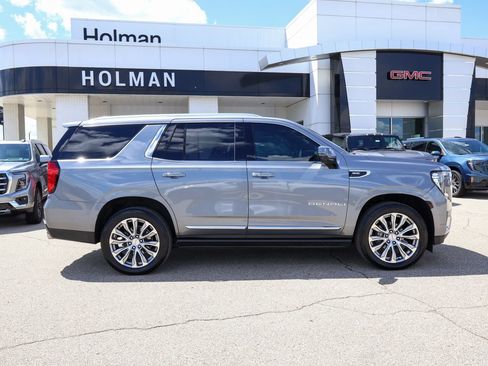 Used 2022 GMC Yukon Denali AWD/4WD image 2