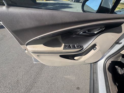 Used 2015 Chevrolet Volt w/ Enhanced Safety Package 1 FWD image 20