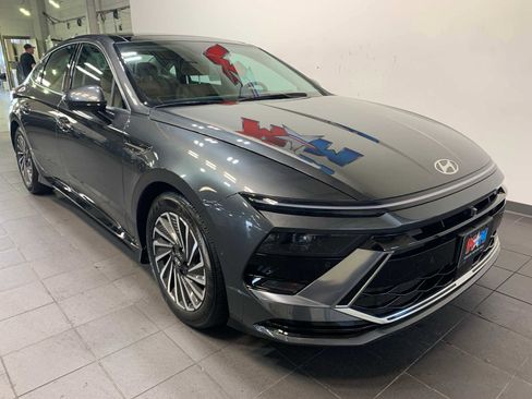 Used 2024 Hyundai Sonata Limited image 2