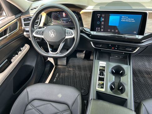 Used 2024 Volkswagen Atlas SE FWD image 13