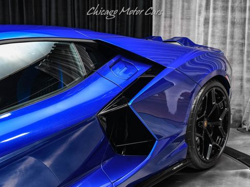 Used 2025 Lamborghini Revuelto image 30