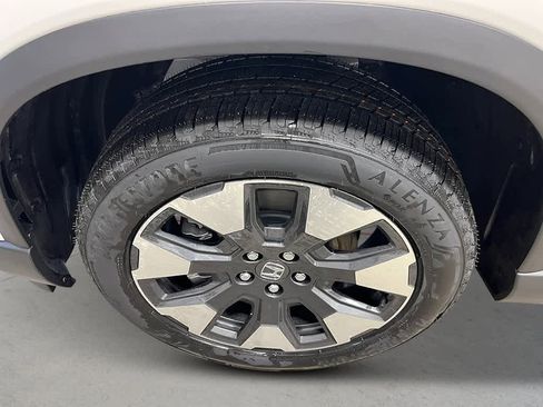 New 2026 Honda Pilot Touring image 11