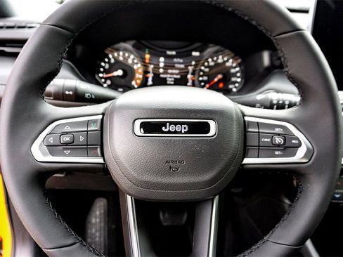 New 2026 Jeep Compass Latitude image 12