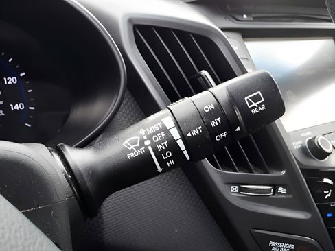 Used 2013 Hyundai Veloster Turbo image 26