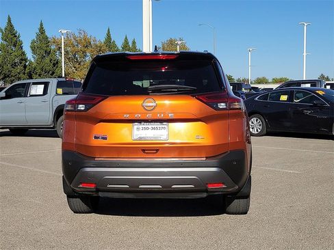 Used 2023 Nissan Rogue SL w/ SL Premium Package image 9