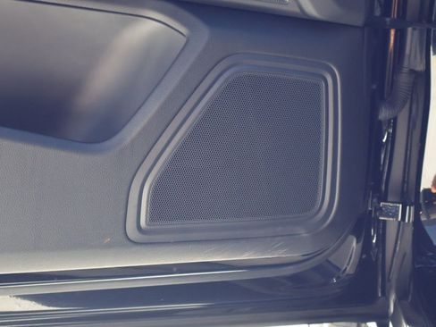 Certified 2024 Porsche Macan AWD/4WD image 13