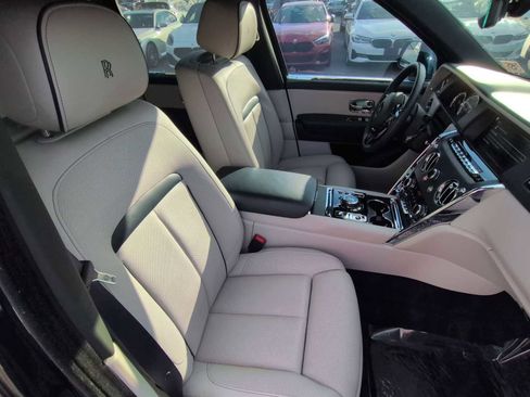 Used 2022 Rolls-Royce Cullinan image 22