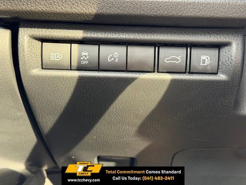 Used 2025 Toyota Camry XLE image 15