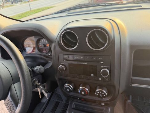 Used 2014 Jeep Patriot Sport FWD image 10