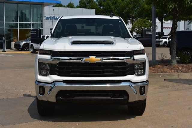 Used 2024 Chevrolet Silverado 2500 LT AWD/4WD image 2