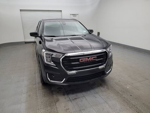Used 2022 GMC Terrain SLE image 14