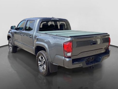 Used 2018 Toyota Tacoma TRD Sport AWD/4WD image 7