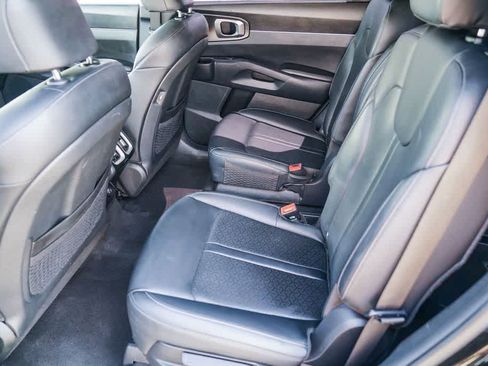 Certified 2023 Kia Sorento EX w/ Panoramic Sunroof Package FWD image 17