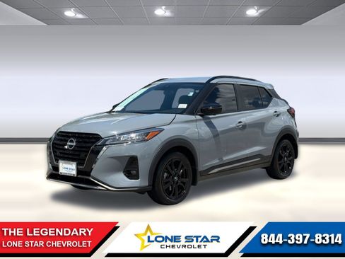 Used 2024 Nissan Kicks SR w/ SR Premium Package FWD image 1