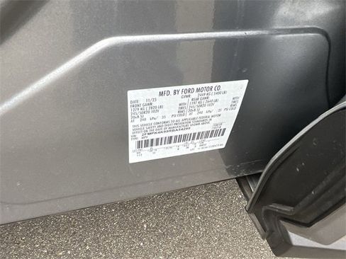 Used 2024 Ford Edge Titanium w/ Titanium Elite Package image 37