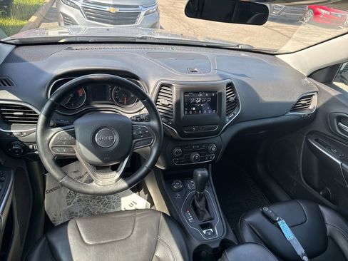 Used 2020 Jeep Cherokee Latitude Plus w/ Cold Weather Group AWD/4WD image 35