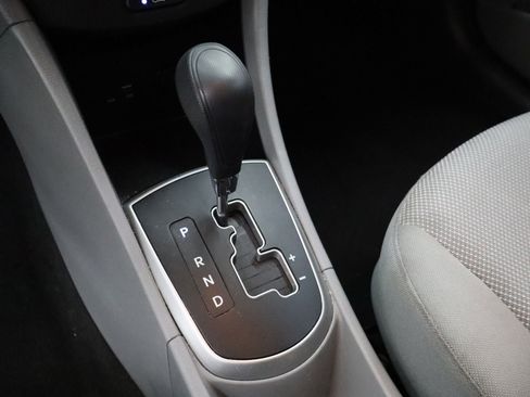 Used 2014 Hyundai Accent GLS FWD image 15