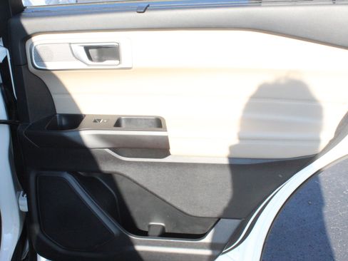 Used 2020 Ford Explorer Limited AWD/4WD image 32