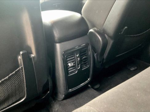 Used 2020 Jeep Grand Cherokee Laredo image 39