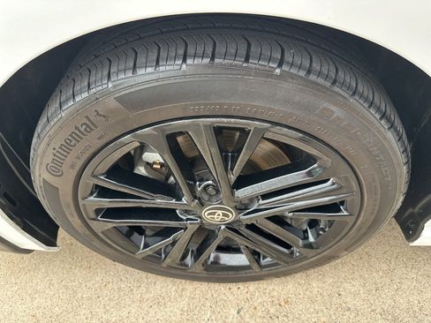 Used 2025 Toyota Camry SE w/ Multimedia Upgrade Package image 22