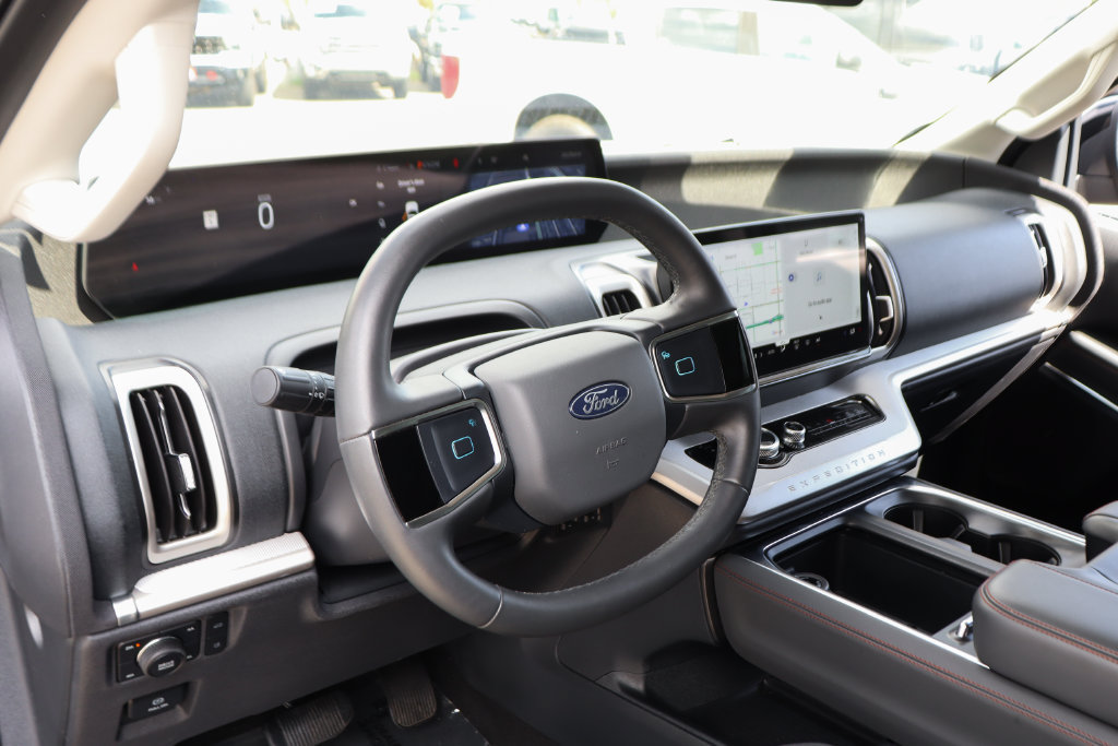 Used 2025 Ford Expedition Active AWD/4WD image 22