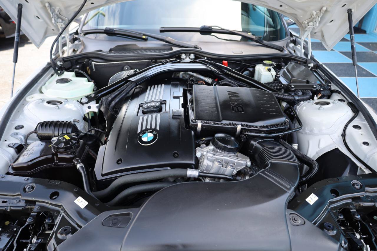 Used 2015 BMW Z4 sDrive35i RWD image 14