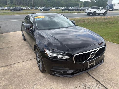 Used 2018 Volvo S90 T5 Momentum w/ Convenience Package AWD/4WD image 5