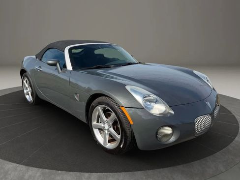 Used 2009 Pontiac Solstice Convertible w/ Preferred Package RWD image 15
